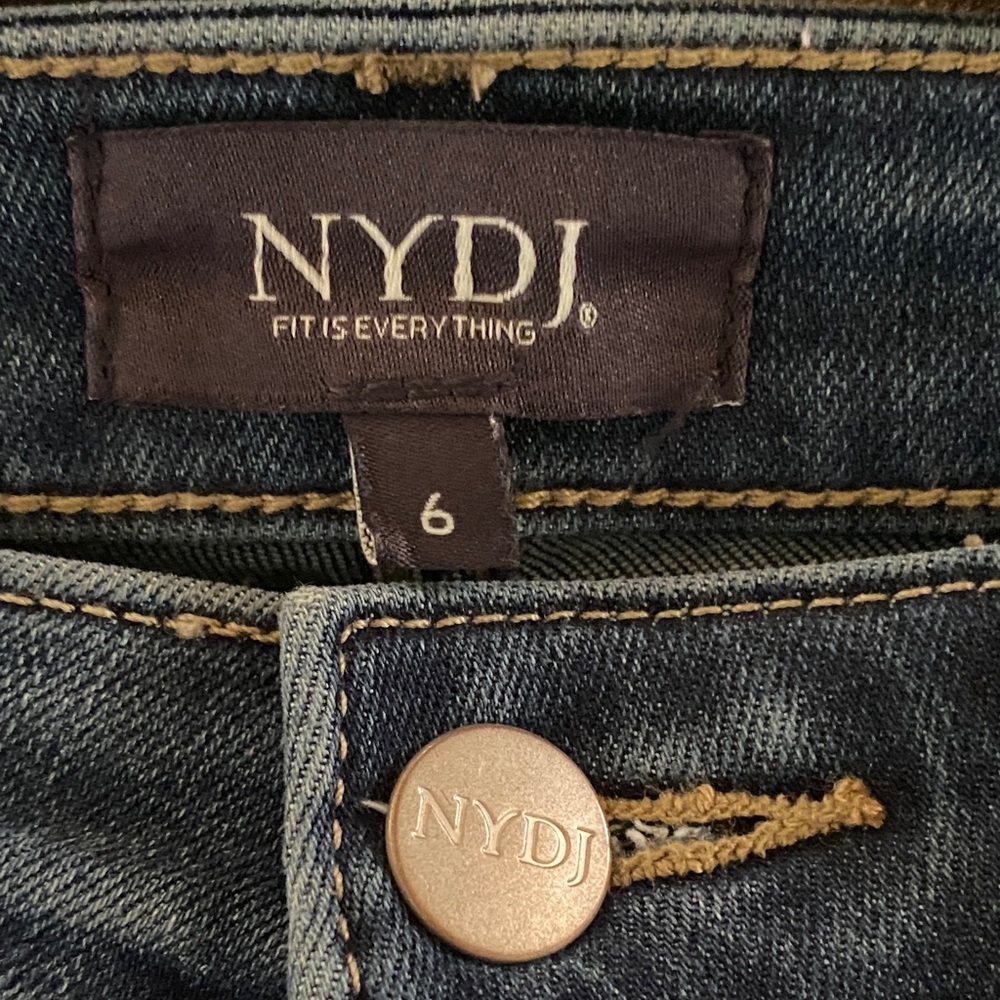 NYDJ Classic Alina Legging Jean - Picture 3 of 5